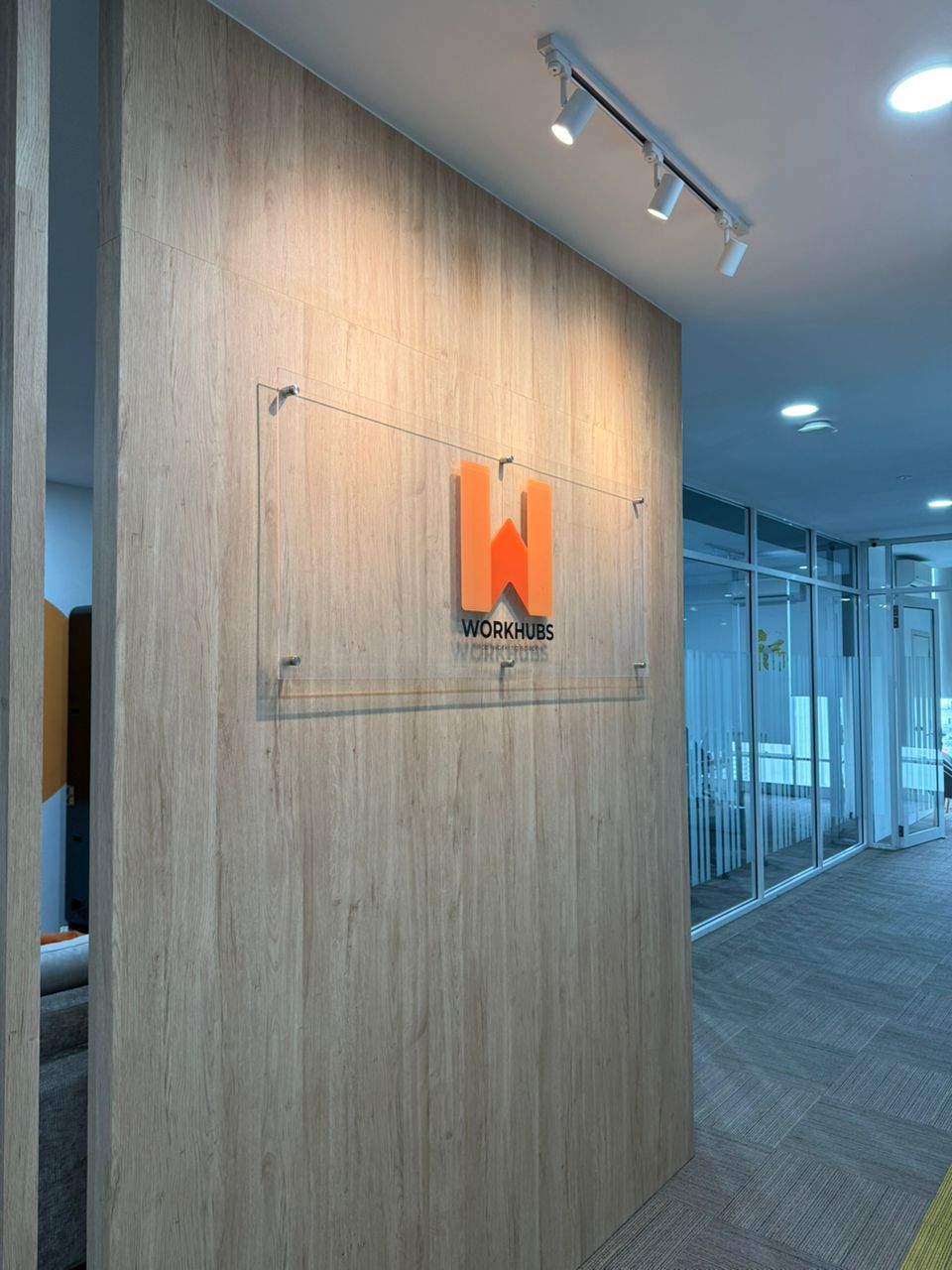 WORKHUBS coworking space